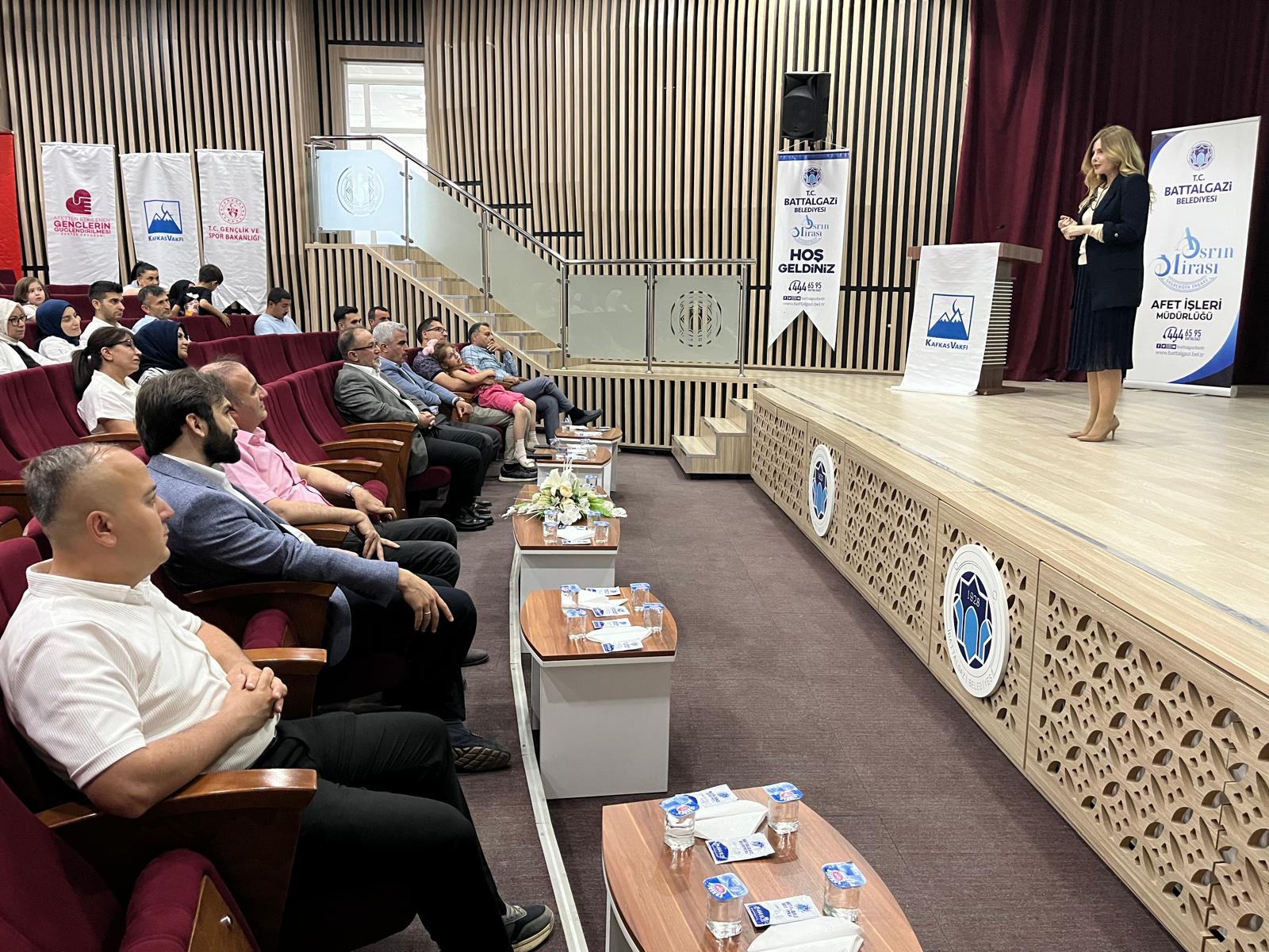 Gençler Afetlere Karşı Bilinçlendirildi