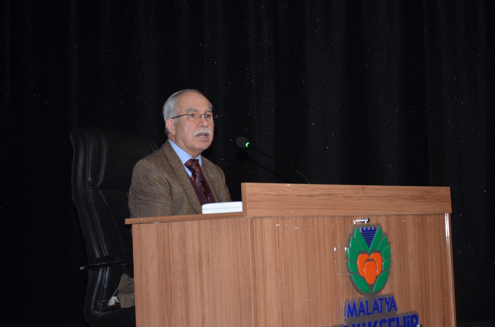 İMAM ŞAFİİ ANLATILDI