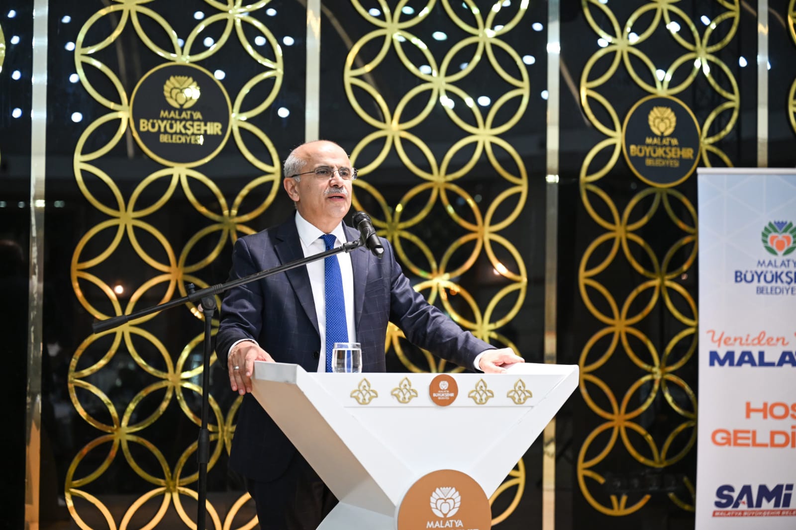 İNSANLARIMIZIN GELECEĞE UMUTLA BAKMASI İÇİN ÇALIŞIYORUZ