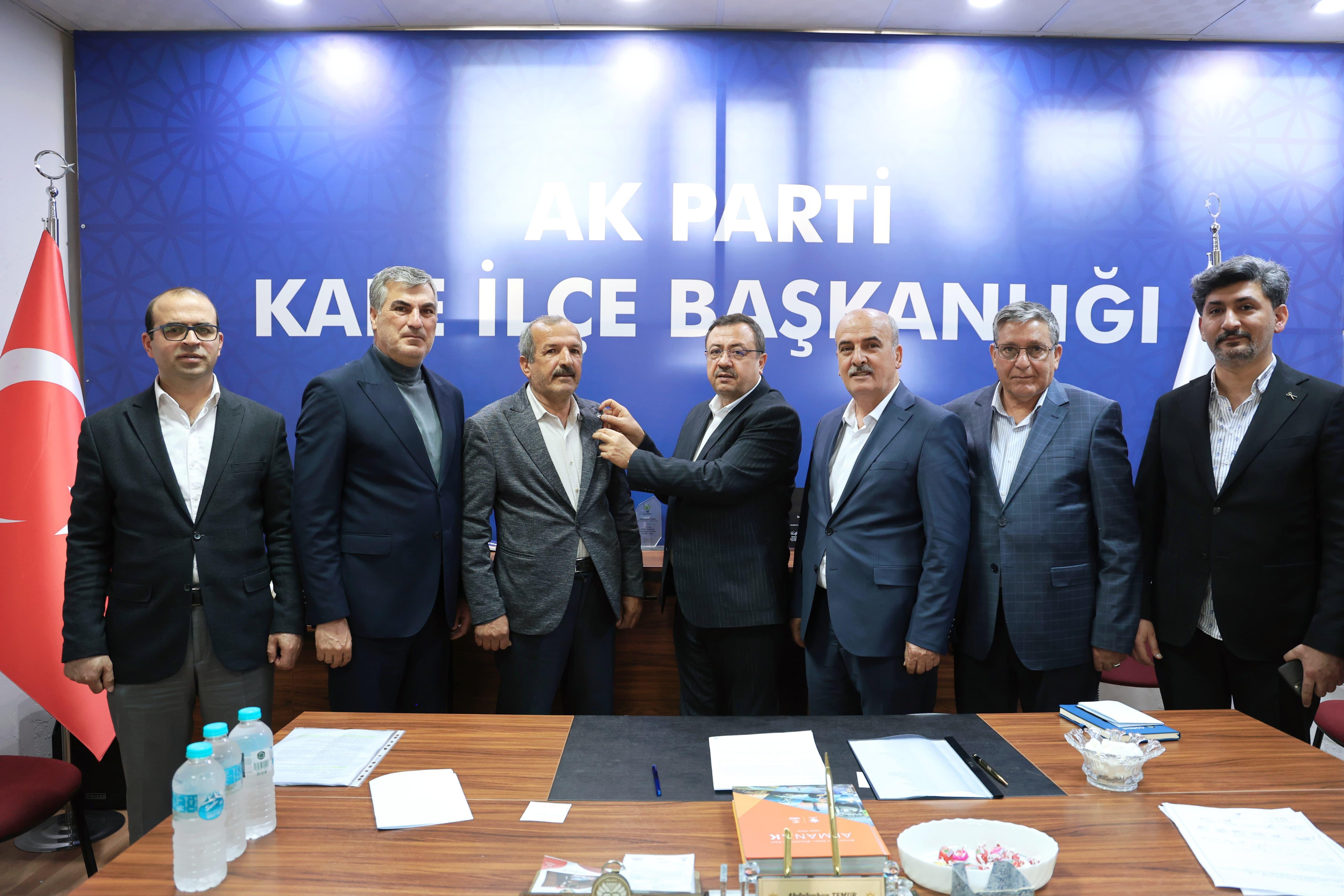 Kale Belediye Meclis Üyesi Ak Parti'ye Geçti;İl Başkanı Bakan Rozetini Taktı