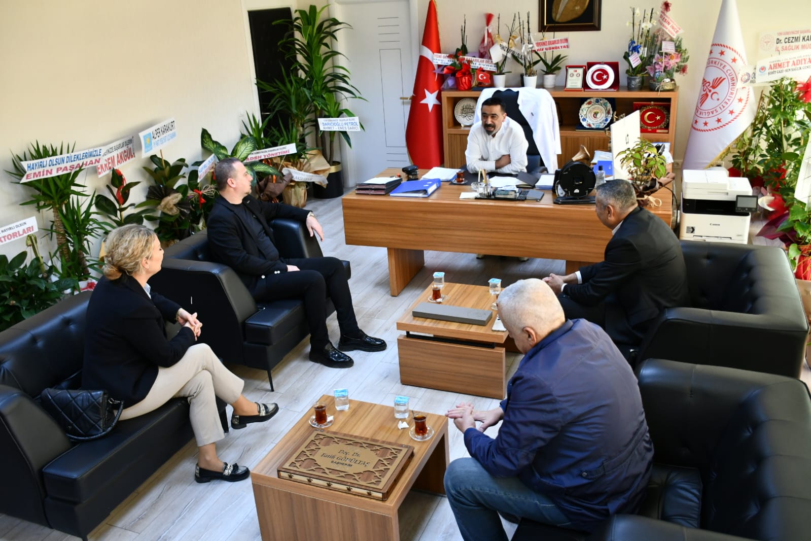 Karademir:"Depremde Şehri Terketmeyen Doktorlarımıza Minnettarız"