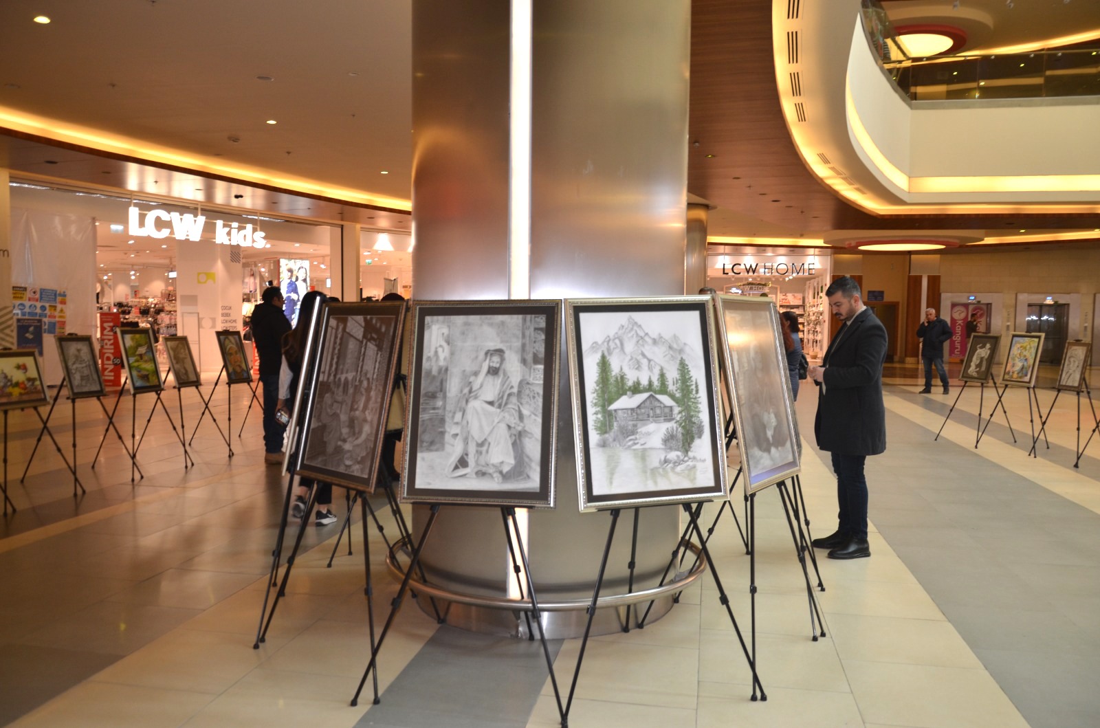 LEYLA KÜÇÜKŞAHİN ANISINA KARMA “VEFA” SERGİSİ