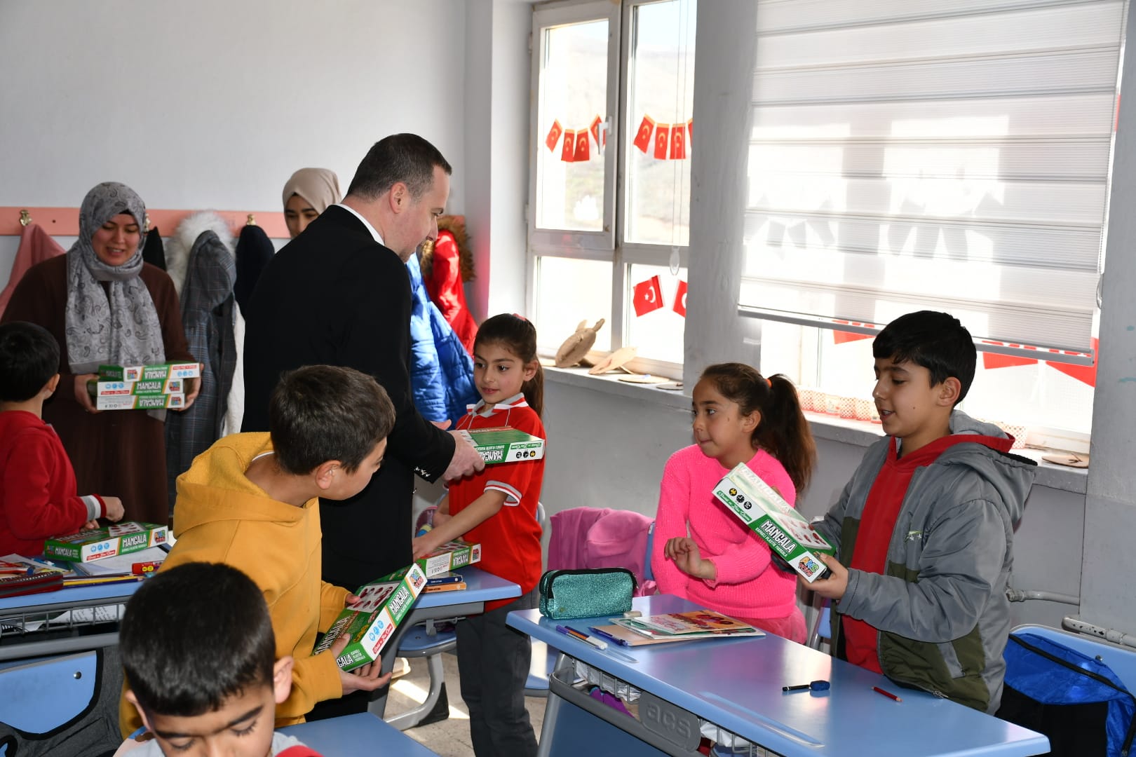 MAGİNDER Başkanı Karademir'den Anlamlı 23 Nisan Ziyareti