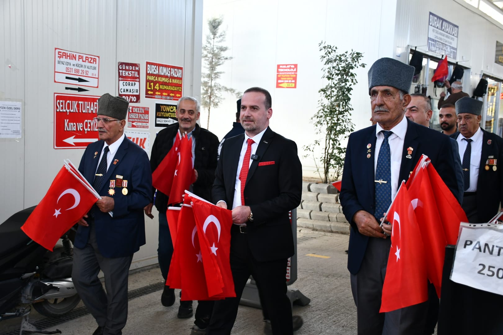 MAGİNDER'deb Bayraklı CUMHURİYET Bayramı Çağrısı