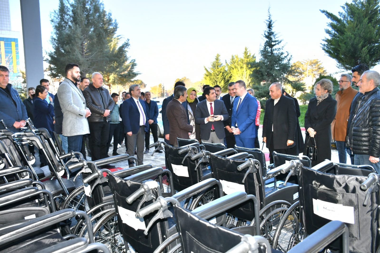 MAGİNDER'den Malatya Eğitim Ve Araştırma Hastanesine 50 Tekerlekli Sandalye Bağışı