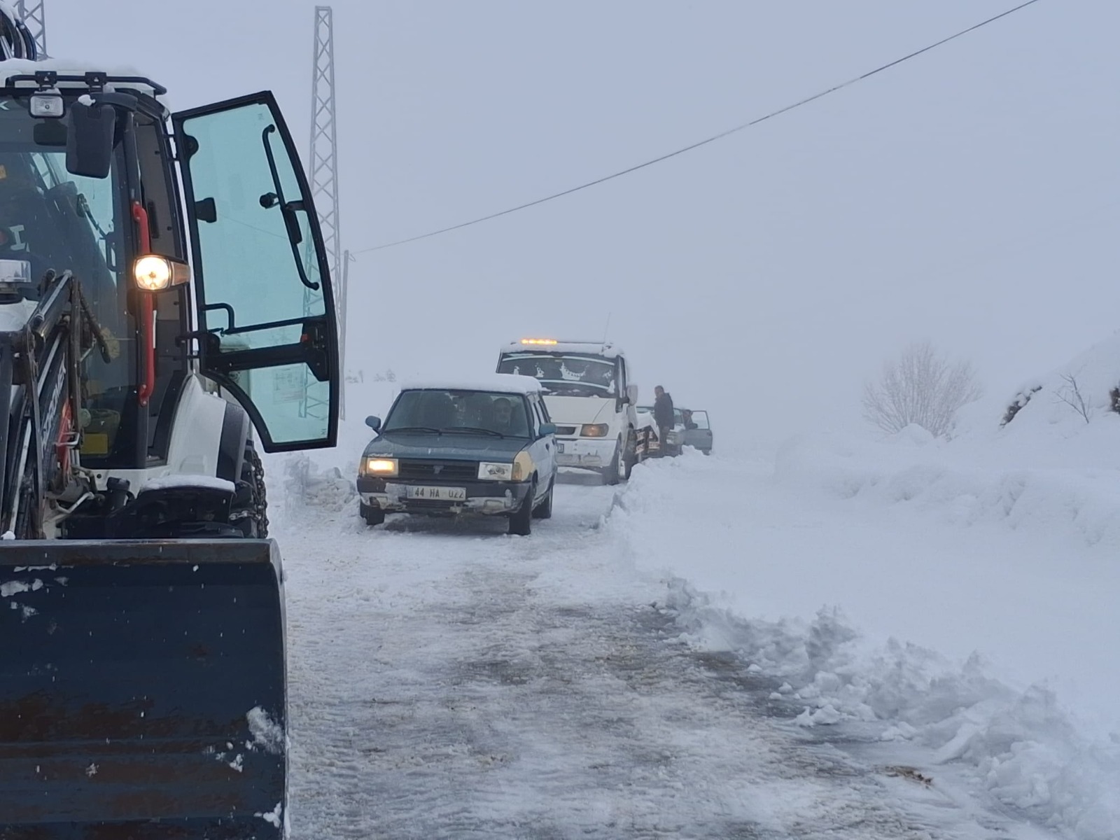 MAHSUR KALAN VATANDAŞLAR KURTARILDI