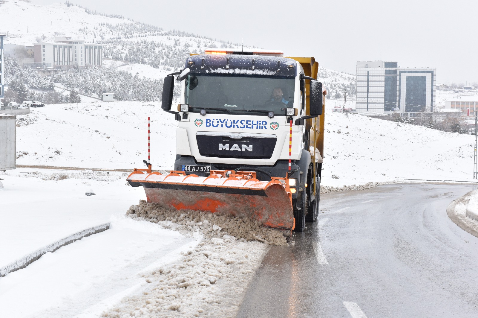 MALATYA BÜYÜKŞEHİR BELEDİYESİ KAR YAĞIŞINA HAZIR