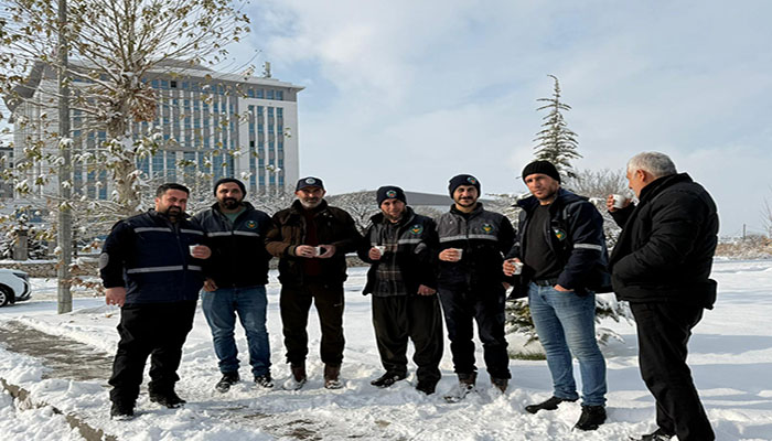 Malatya’da Kar Mesaisi: 22 Üst Geçit Yayalar İçin Güvenli Hale Getirildi