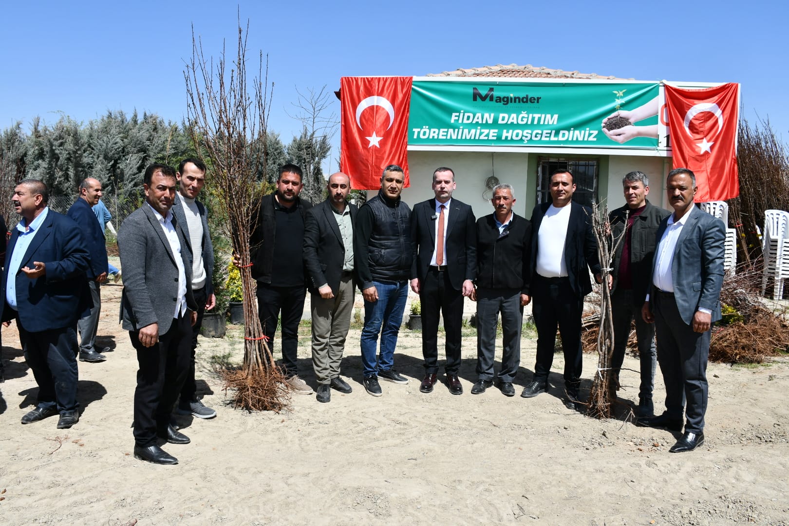 Malatya'da Tarıma Büyük Destek:15 Bin Fidan Muhtarlar Aracılığıyla Dağıtılıyor