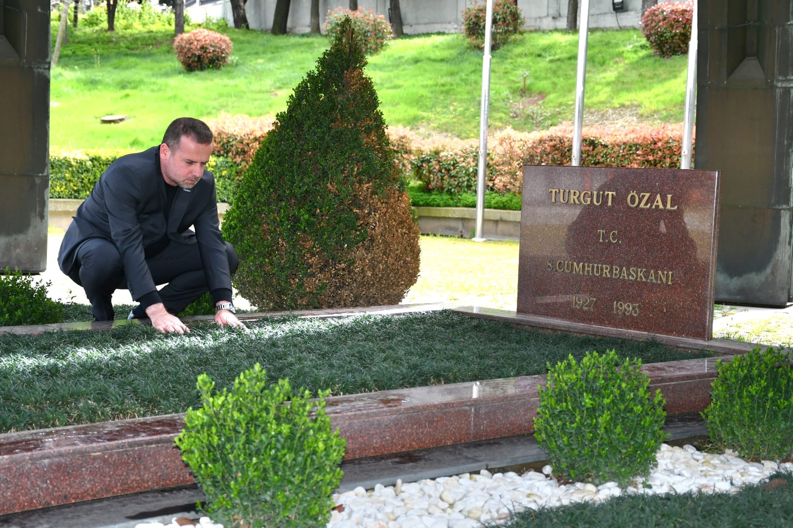 Malatya'nın Vefa Günü: Karademir'den Özal'ın Kabrine Anlamlı Ziyaret
