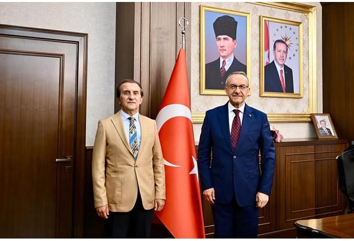 Malatya Valiliği'nde Duygusal Veda:42 Yıllık Hizmet Emeklilikle Taçlandı