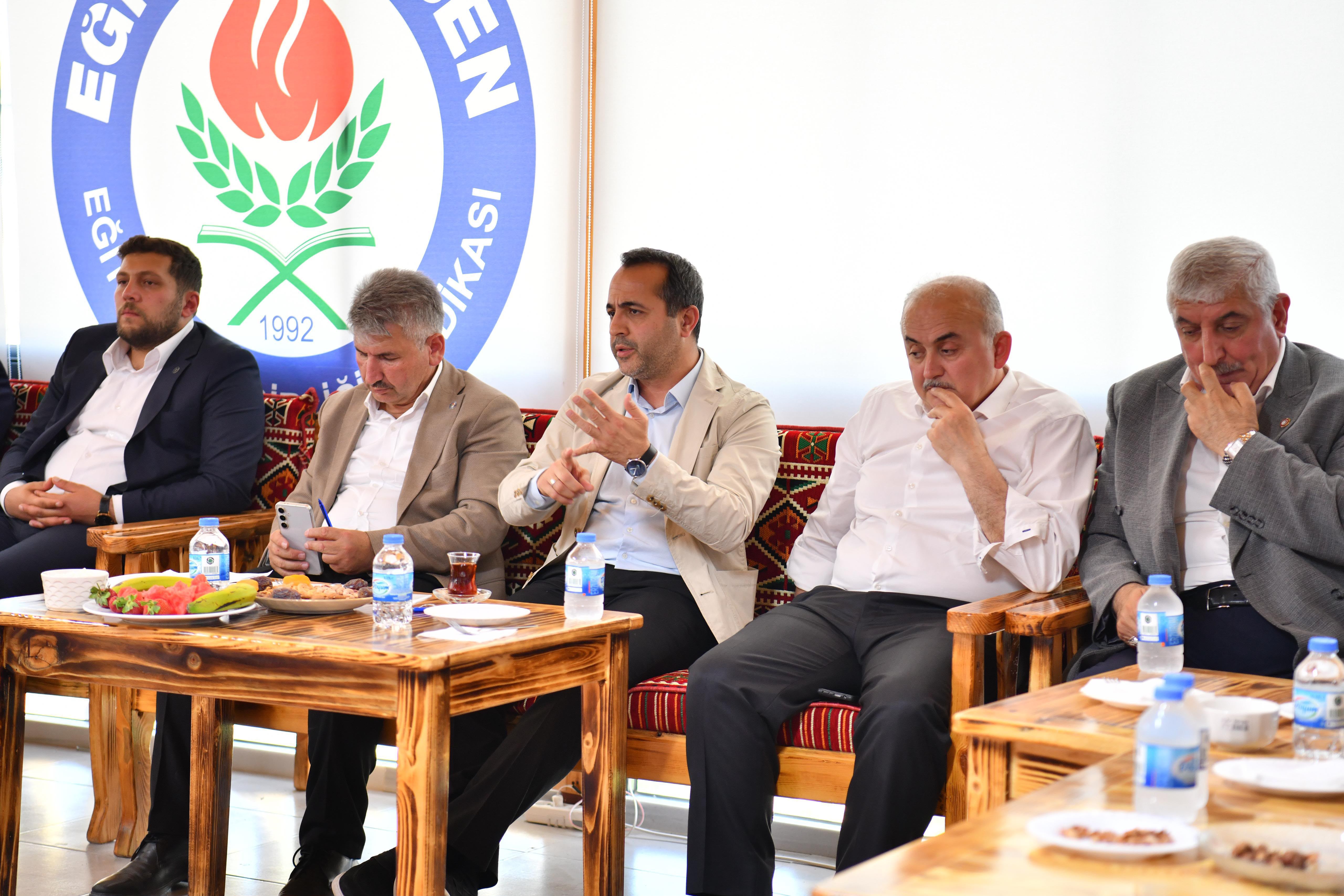 Milletvekili Babacan, Sorunları Muhtar ve STK Temsilcileri İle İstişare Etti