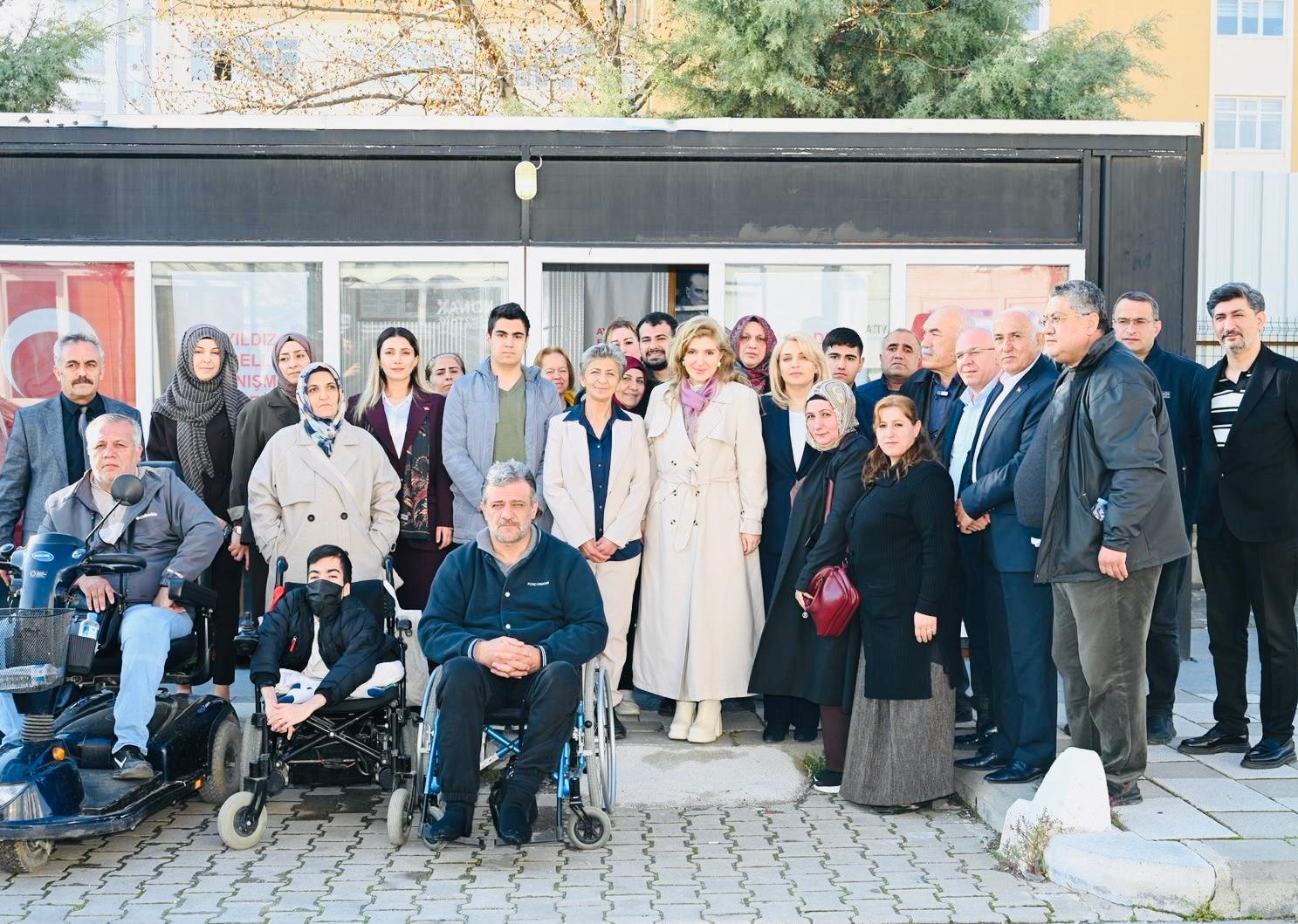 Ölmeztoprak'tan Sahada Yoğun Temaslar