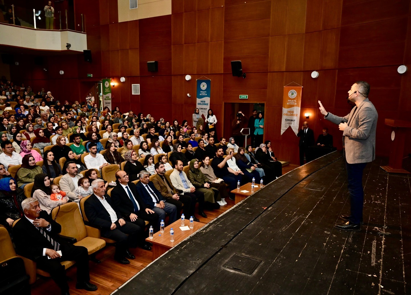"Duyulmayan Çocuk, Yorgun Anne-Baba, Kaybolan İletişim"Konferansına Yoğun İlgi