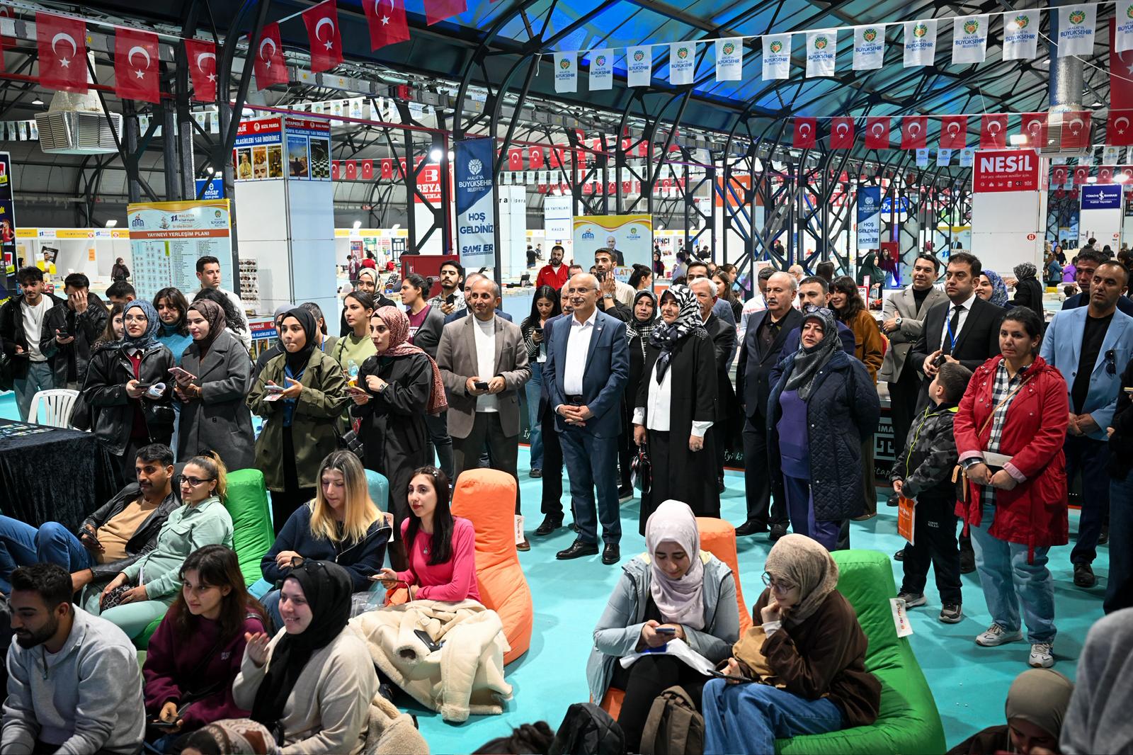 ŞAİR VE YAZARLARDAN 11. MALATYA ANADOLU KİTAP VE KÜLTÜR FUARINA ÖVGÜ