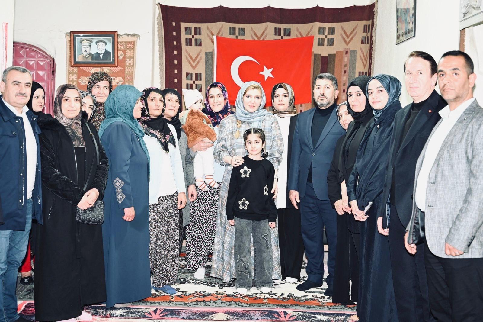 Şehitlikte ve Akçadağ'da Anlamlı Ziyaretler