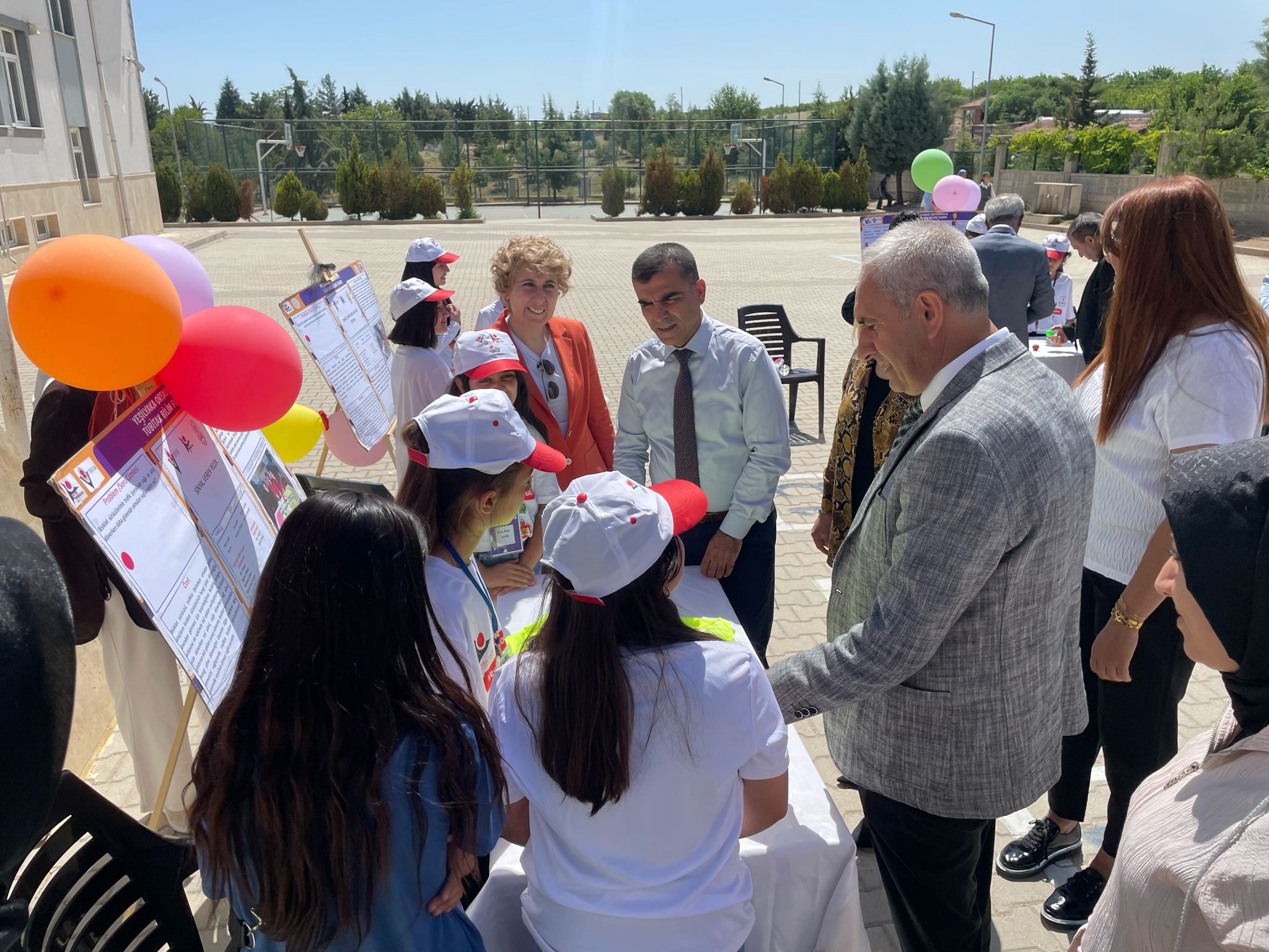 TÜBİTAK 4006 Bilim Fuarı Ve Resim Sergisi Yapıldı