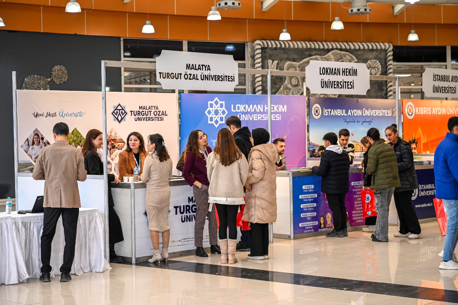‘ÜNİVERSİTE BÖLÜM TANITIM GÜNLERİ’NE YOĞUN İLGİ GÖSTERİLDİ