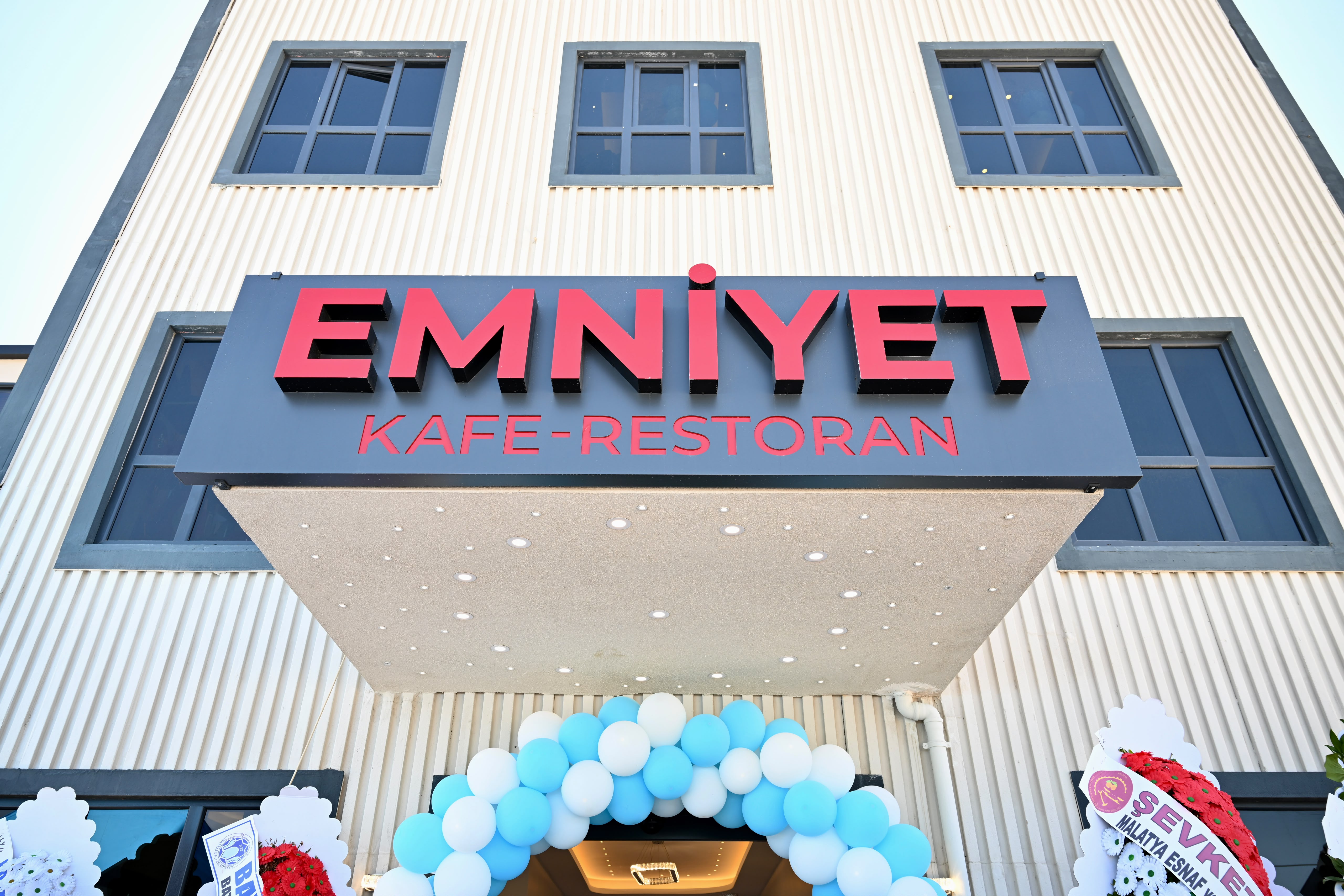 Vali Seddar Yavuz, Emniyet Kafe-Restoran Açılışına Katıldı