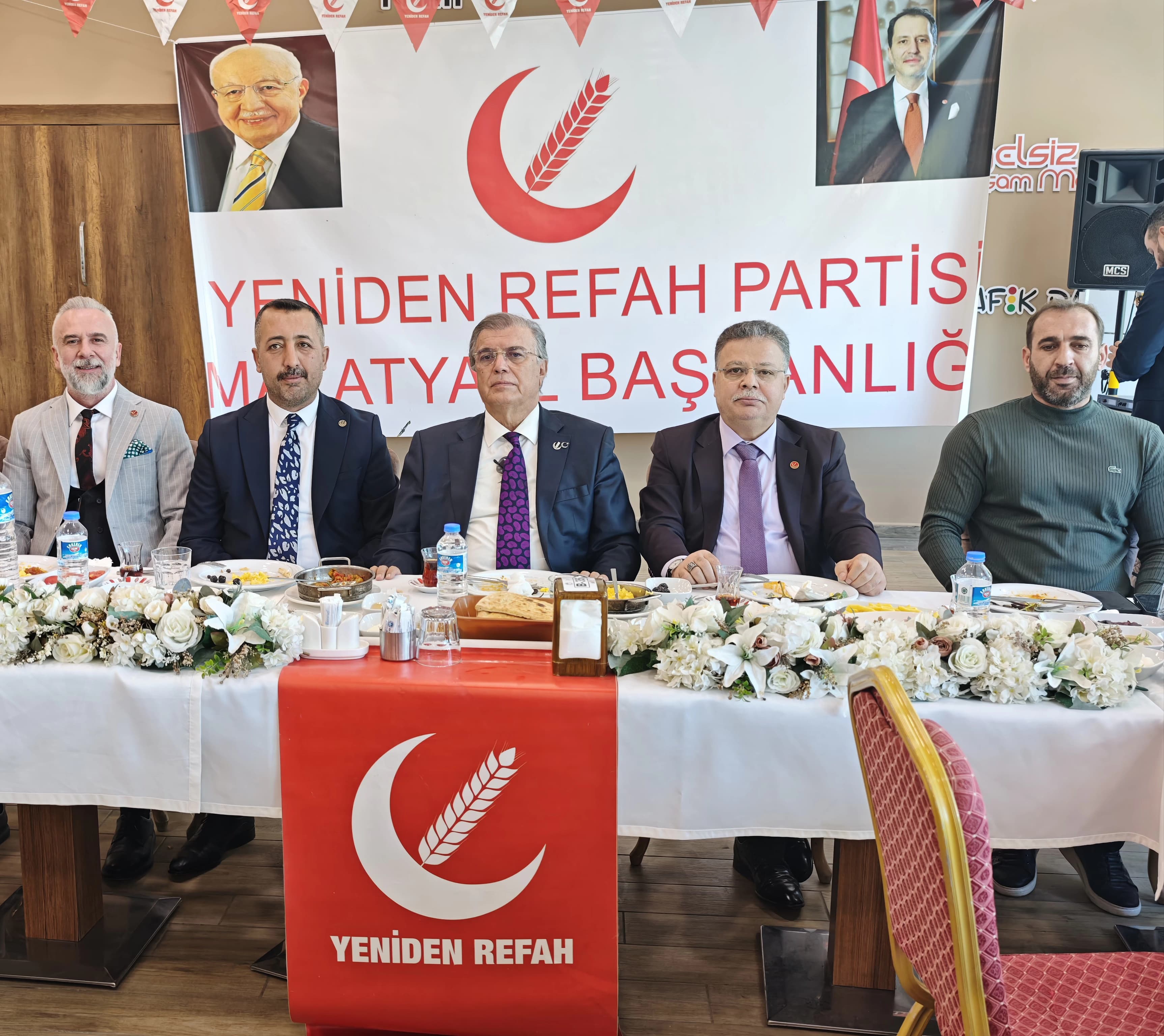 Yeniden Refah Partisi'nden Basınla Kahvaltı Programı
