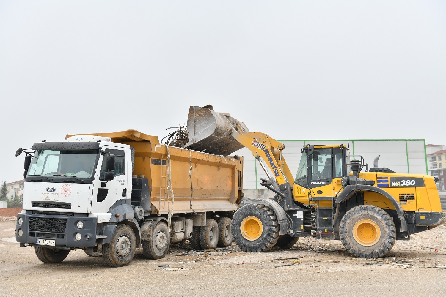 Yeşiltepe'de Hafriyat Alanı Temizlendi, Mahalle Nefes Aldı