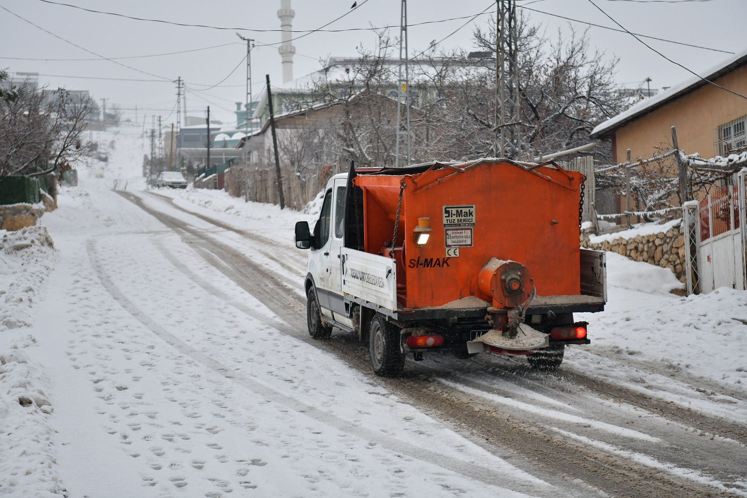 Yeşilyurt Belediyesi Karla Mücadele Ekiplerinden Kesintisiz Hizmet