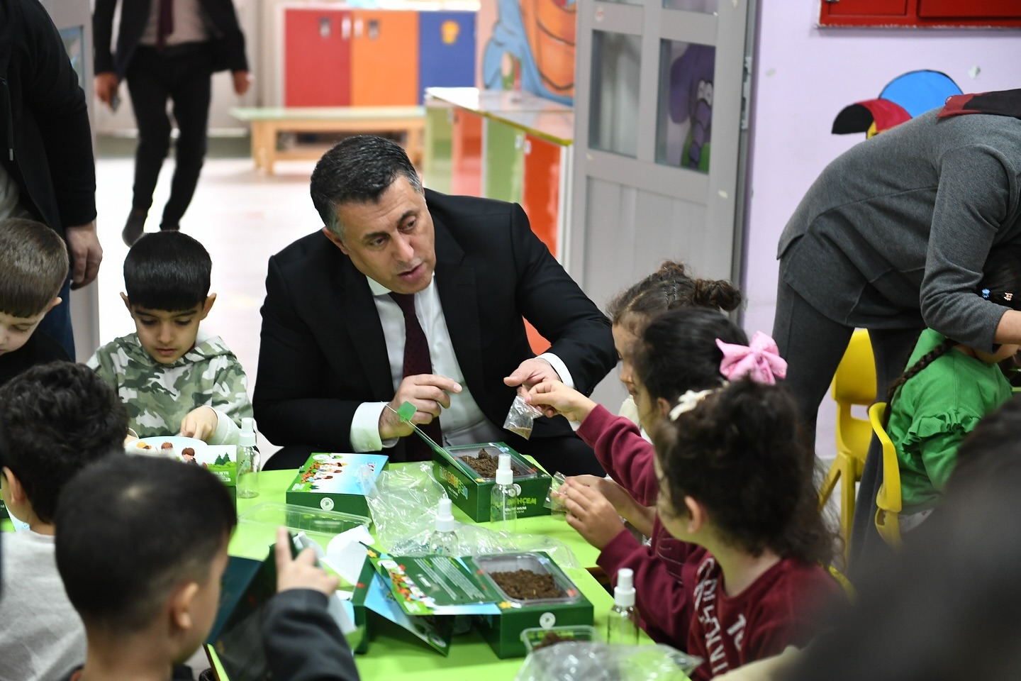 Yeşilyurt Belediyesi,Miniklere Tarım Sevgisi Aşılıyor