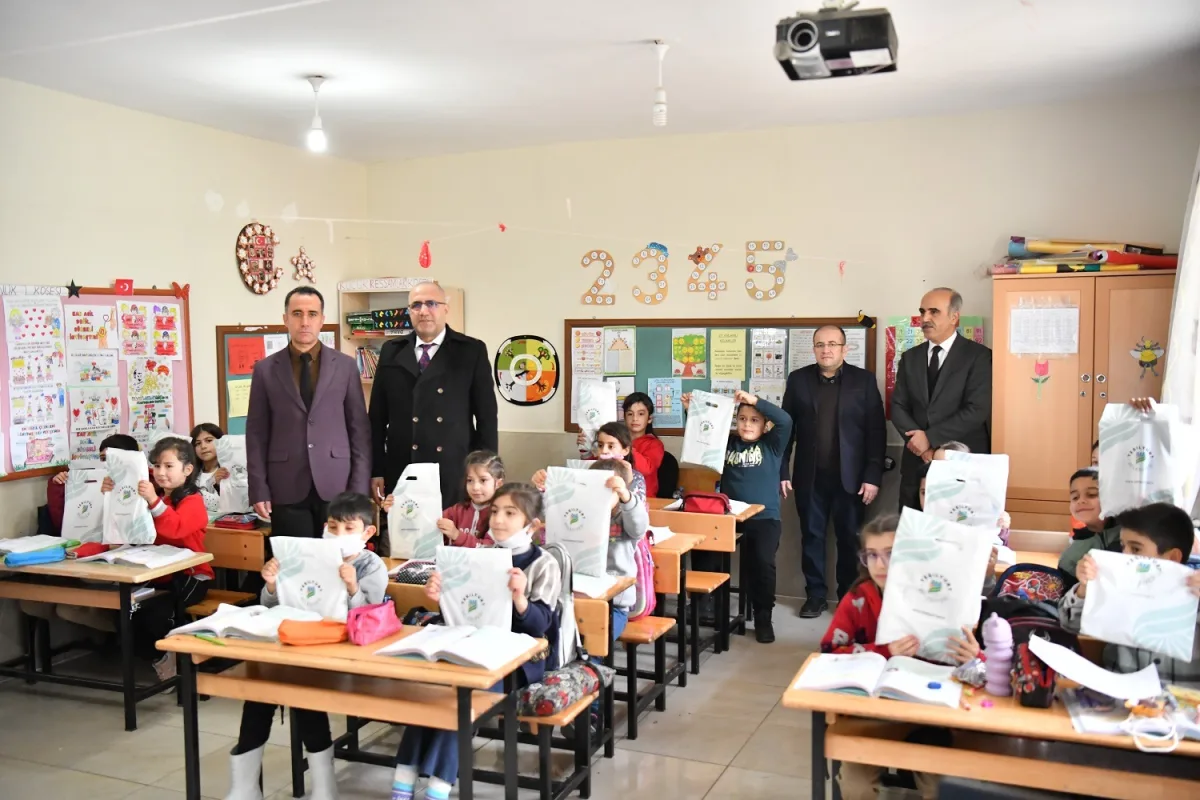 Yeşilyurt Belediyesi'nden Kırsalda ki Okullara Eğitim Desteği