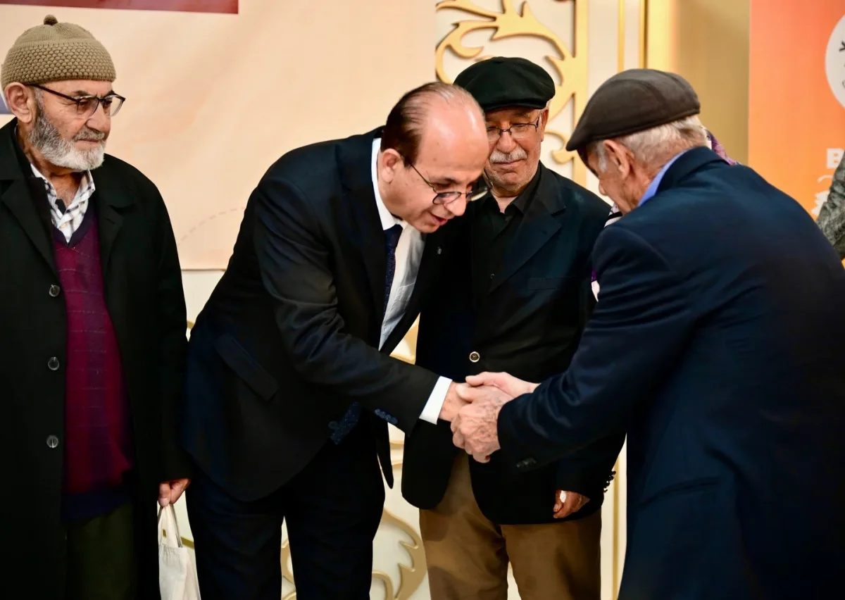 Yeşilyurt Belediyesi'nin 'Bir Yastıkta Yarım Asır' Özel Programında Duygusal Anlar Yaşandı
