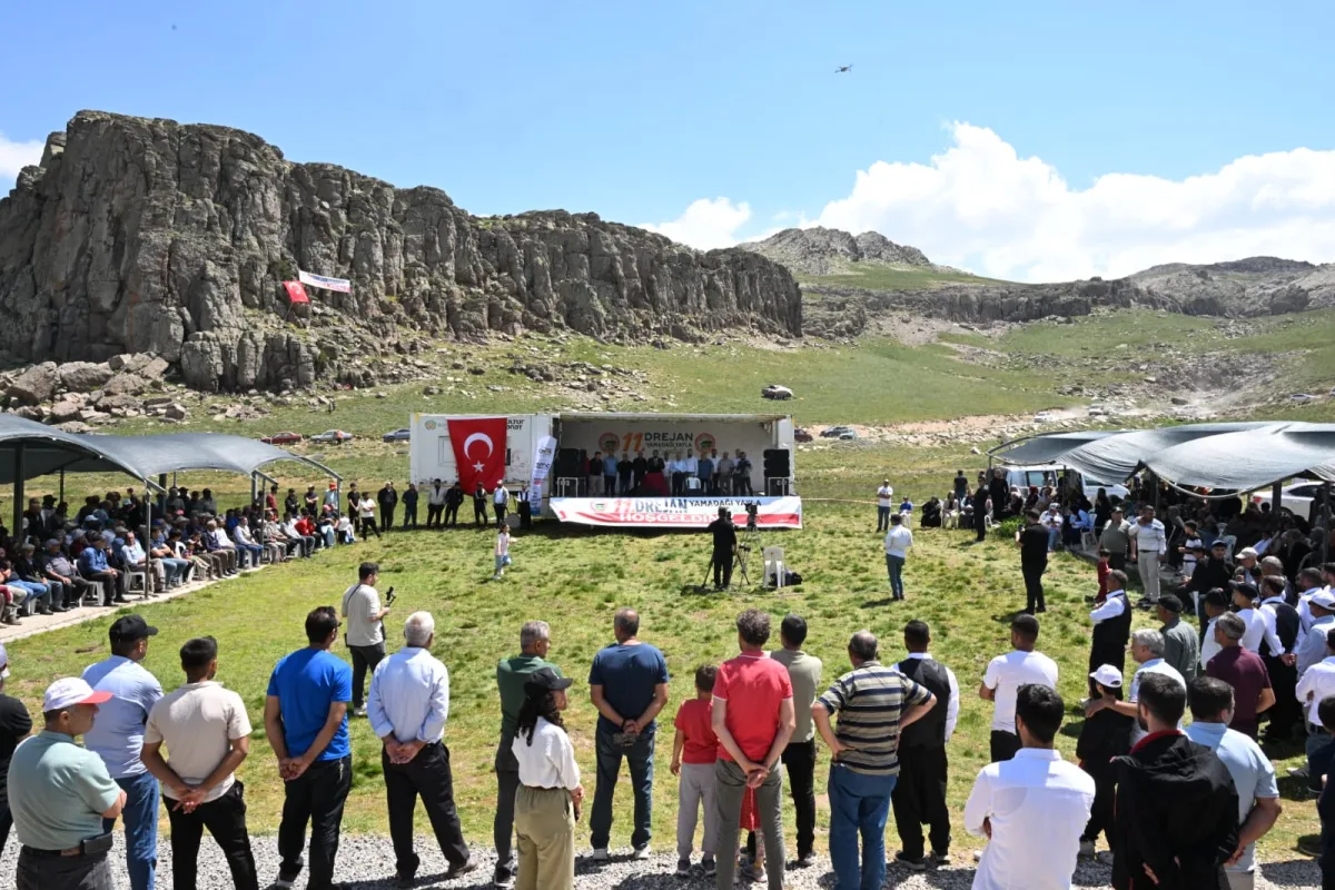 PARÇİKANLILAR SARIÇİÇEK FESTİVALİNDE, DREJANLILAR YAMADAĞI ŞENLİKLERİNDE BULUŞTU