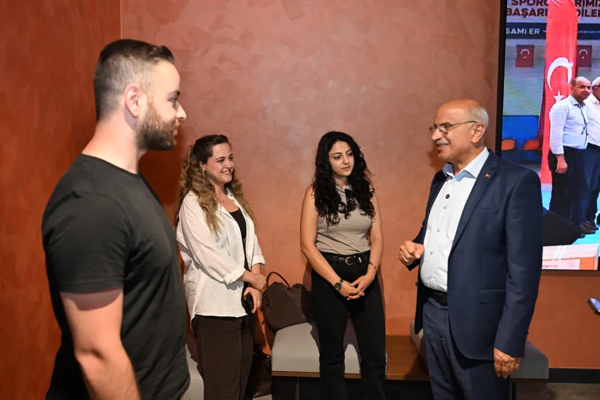 BÜYÜKŞEHİR BELEDİYESİ ŞEHİR KÜTÜPHANESİ  ÖĞRENCİLERİN GÖZDESİ OLDU
